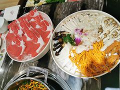 -何鲜菇火锅(大营盘店)