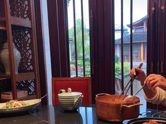靠窗位-丽江金茂凯悦臻选酒店-滇香馆