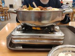 -华中科技大学东三学生食堂
