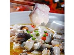 -渝是乎酸菜鱼(龙旗购物中心店)