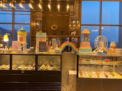 面包甜点陈列柜-都会尚膳·海鲜自助餐厅(重庆万豪酒店)