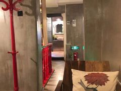 -HIGH FIVE哈福手工汉堡(桂林路店)