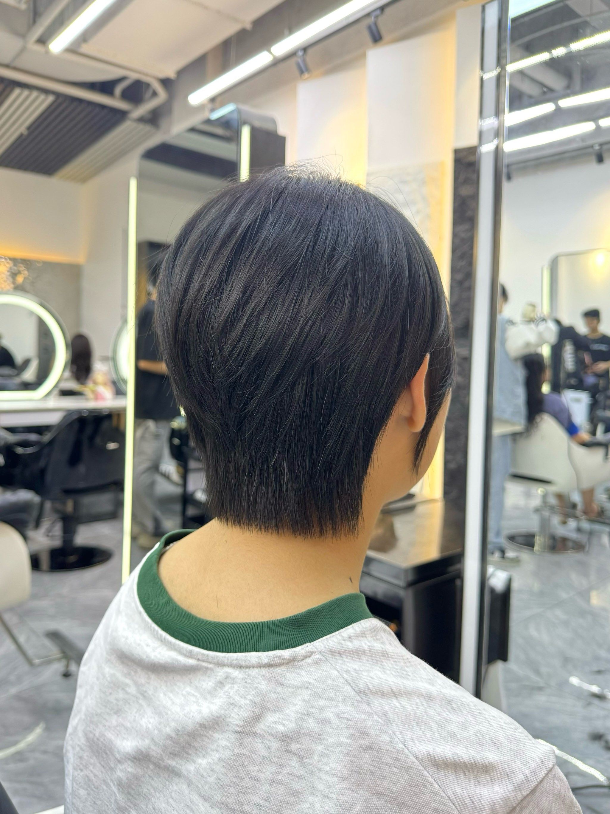 极简短发,这个背面你感觉如何