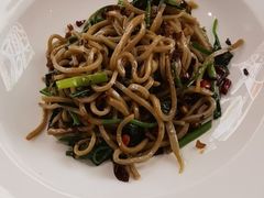 -阿瓦山寨·湘菜现炒·剁椒鱼头王(咸阳总店)