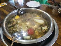 -泸州酸菜豆花火锅川师店