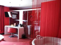 -天鹅恋主题酒店(光谷广场步行街店)