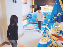 -上海滴水湖皇冠假日酒店