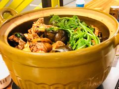 招牌必点-田螺鸡煲-食爺炭炉鸡煲·烧烤