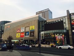 -丽丰购物中心·停车场