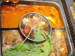 -老牌坊云南鱼豆花火锅(哈西万达店)