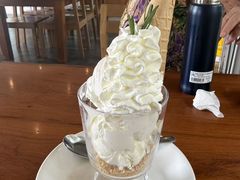 -Chom Cafe and Restaurant