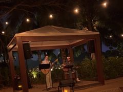 -三亚艾迪逊酒店·海滩烧烤 BARBACOA·现场乐队·浪漫晚餐·烧烤海鲜