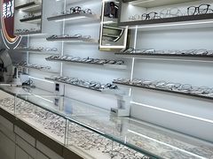 -美式眼镜·授权蔡司.依视路.尼康.豪雅.明月(南翔印象城店)