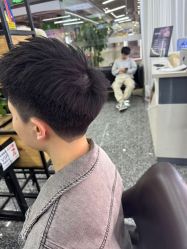 -藤野造型·烫·染发型设计店