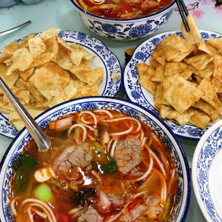 中国兰州牛肉拉面(亲贤街店)-"第一次尝试牛肉泡馍 量超大 别有一番
