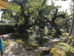 -Chom Cafe and Restaurant