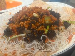 -头上红煨盐鸡·非遗院子餐厅