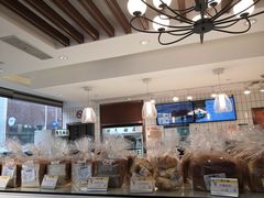 面包甜点陈列柜-老大昌(淮海中路店)