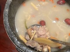 石锅鸡-林芝工布庄园希尔顿酒店-猎味中餐厅
