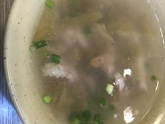 酸菜肉片汤-圆宝台湾小吃(迎津街店)