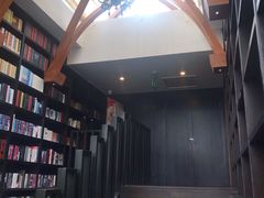 -钟书阁(松江泰晤士小镇店)