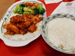 宫保鸡丁拼秘汁鸡排盖饭-和合谷(北新桥店)