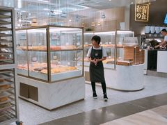 面包甜点陈列柜-奈雪的茶(市百一店)
