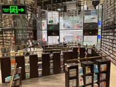 -钟书阁(群光广场店)