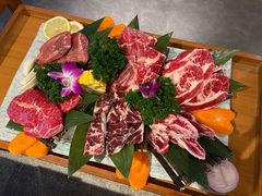 黑牛六拼-明洞阿姨·韩式酱蟹烤肉·创意料理(三元桥店)