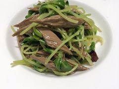 豌豆苗拌黑腐竹-北京厨房(西安SKP店)