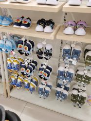 -乐友孕婴童(万象城店)