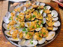 铁板花甲-何师烧烤Pro ·江湖川菜·小龙虾·精酿(太古里旗舰店)