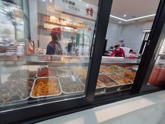 面包甜点陈列柜-仙都辣酱鸭(总店)