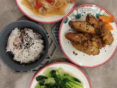 -悦芽照护月嫂+育儿嫂(杭州店)