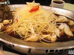 油淋鱸魚-鹿港小镇(黄金店)