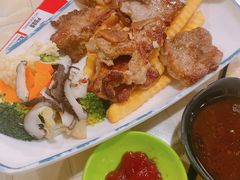西城煎猪扒配薯条-热浪岛马来餐厅