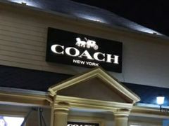 -COACH蔻驰(赛特奥特莱斯店)
