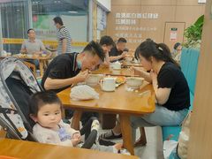 大堂-穆芳阁兰州纯汤牛肉面(西安总店)