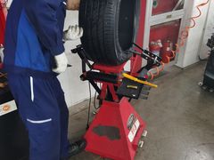 -华胜奔驰宝马奥迪专修连锁(虹梅南路店)