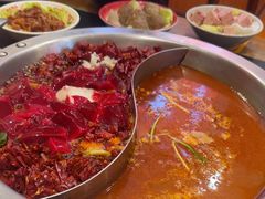 -沸炉重庆老火锅(军事博物馆店)