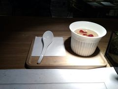 蔓越莓桃胶炖银耳-炖物24章·顺时轻养茶(杭州大厦店)