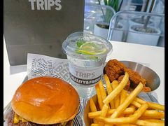 -TRIPS BURGER(大钟寺店)