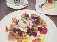 混合莓果华夫饼-Moka Bros 摩卡站(嘉华店)