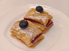 芝士蓝莓拿破仑-利苑酒家(宜安广场店)