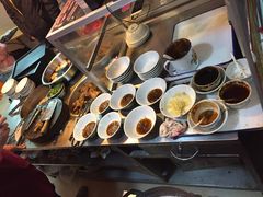 -松树干拌面店