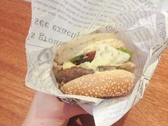 炸洋葱牛肉鸡蛋汉堡-MrBurger汉堡披萨意面(东财店)