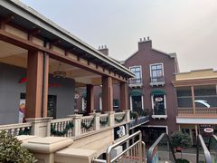 -王府井奥莱临潼小镇(临潼店)