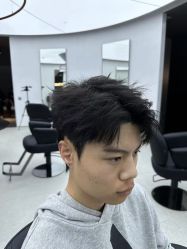 -一家只做男发烫染的店