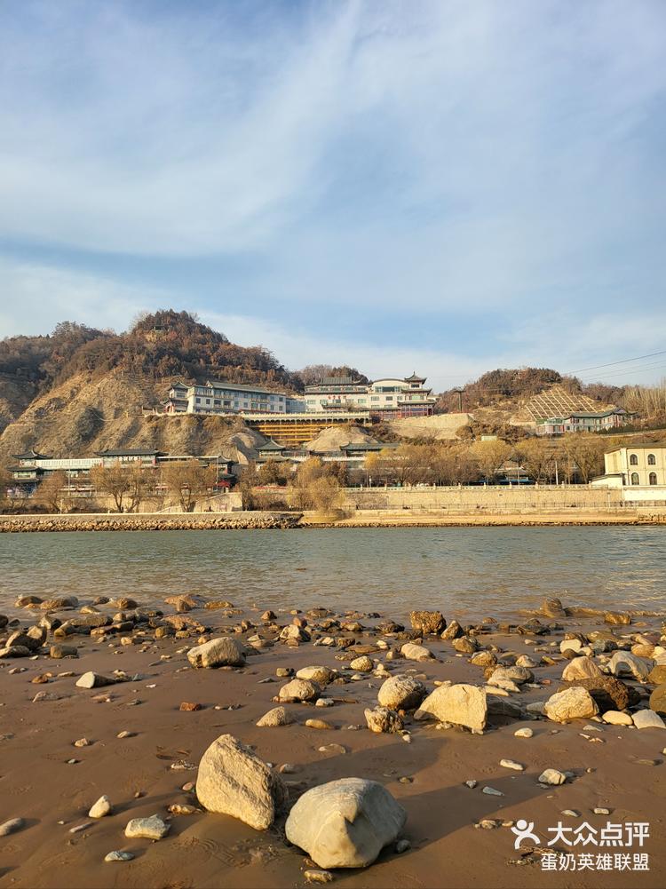就是中山桥白塔山美不胜收