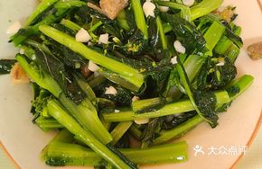 Pork Lard Crumbs Stir-fried with Tall Mustard Greens